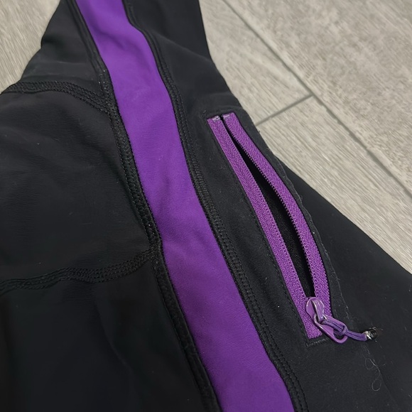 Lululemon Leggings  size 8 Black and Purple Leggings - Picture 7 of 9